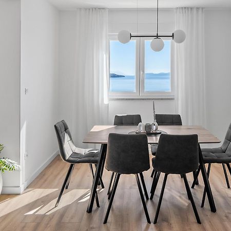 Apartments Bakota Omis Bagian luar foto