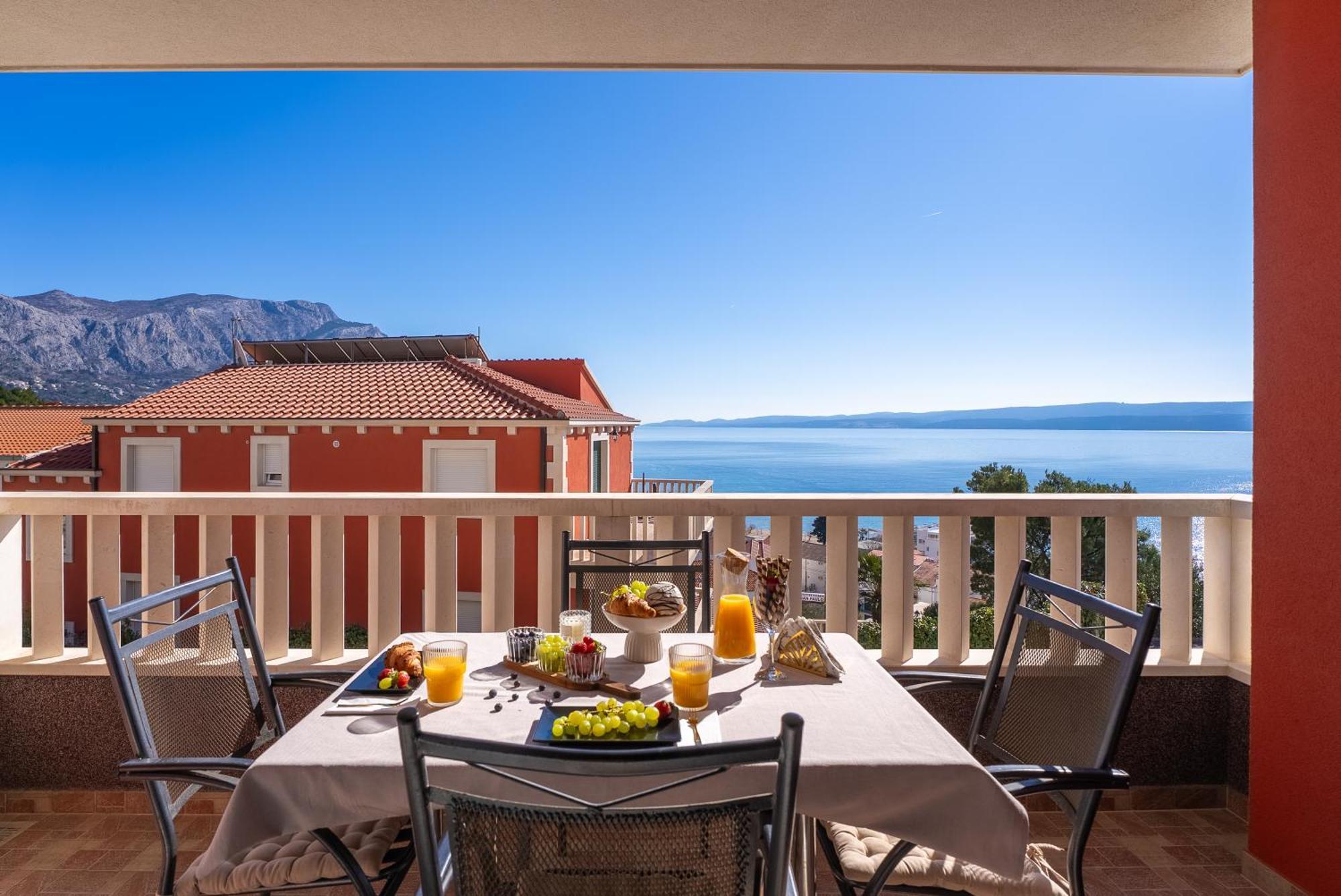 Apartments Bakota Omis Bagian luar foto