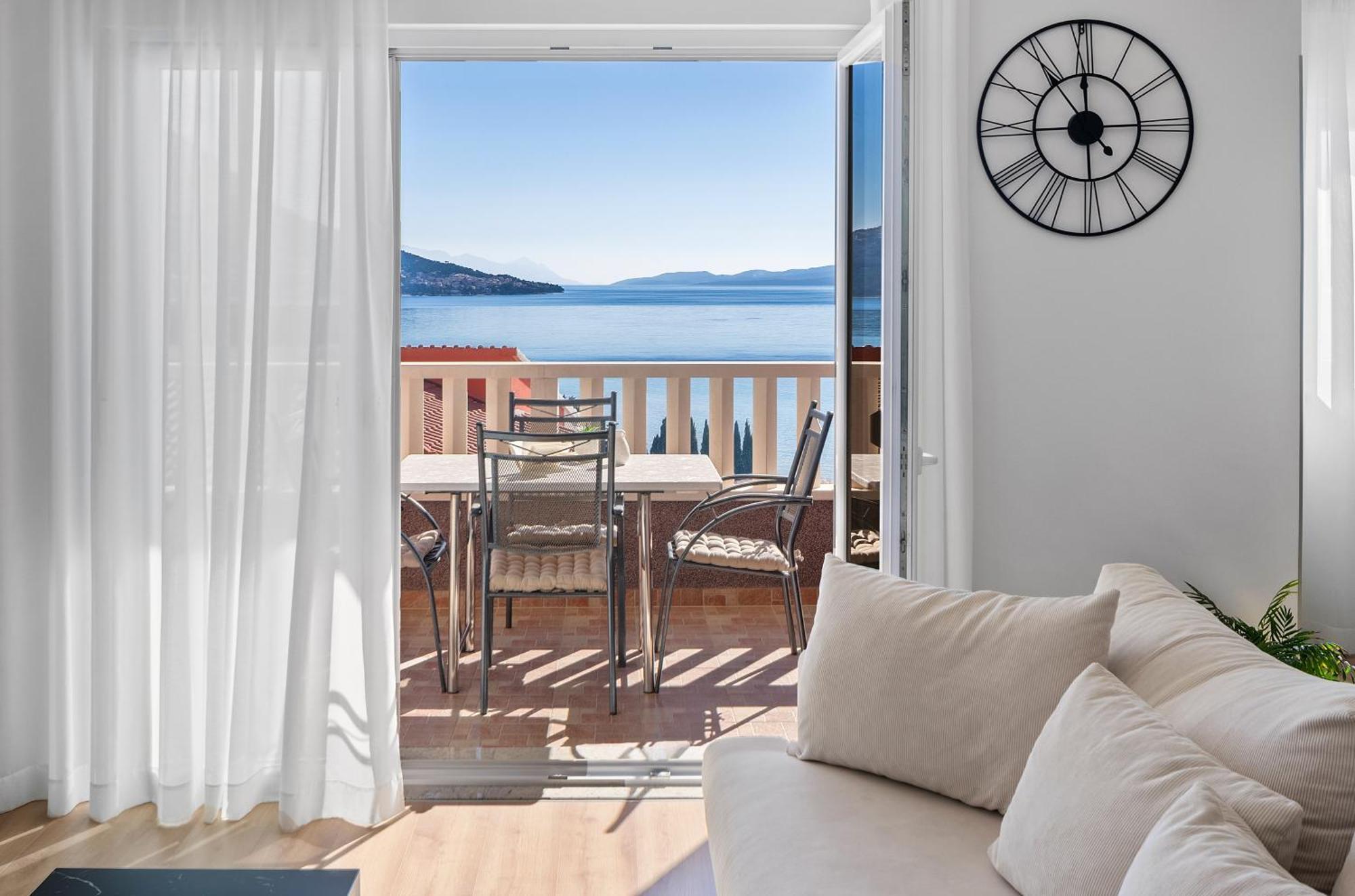 Apartments Bakota Omis Bagian luar foto